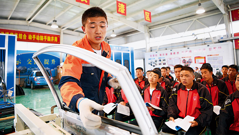 「北京打壓升學補教業，對技職教育卻是以政策大力支持。」滙豐銀行在報告裡如是說，這也將是未來中國教育界新趨勢